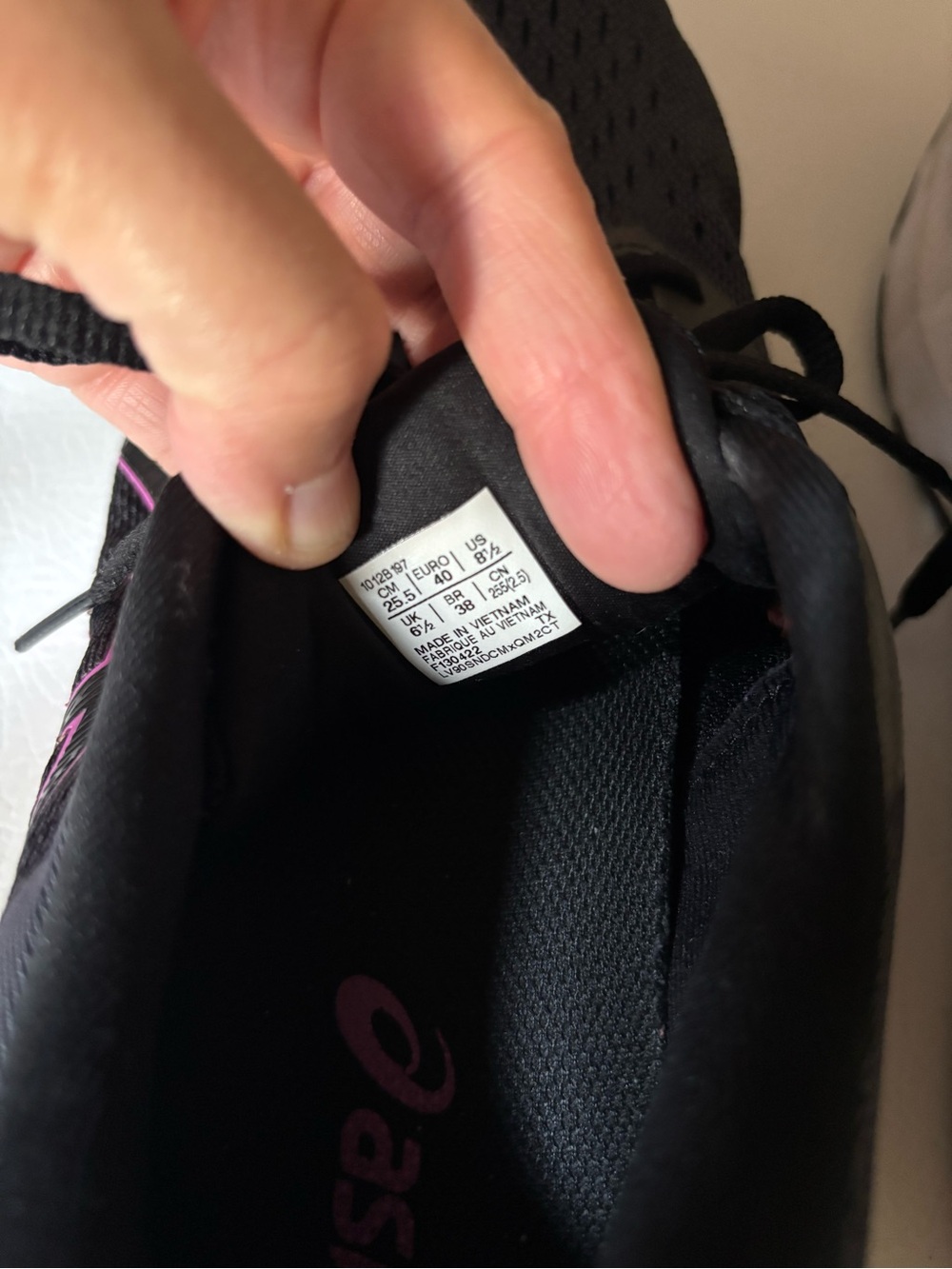 ASICS - Picture 6 of 6
